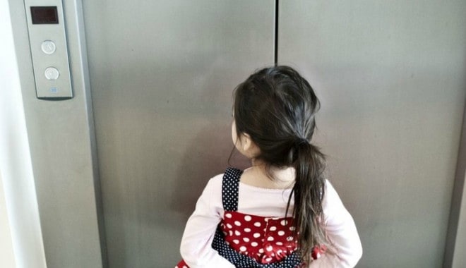 Để phòng tránh tai nạn thang máy